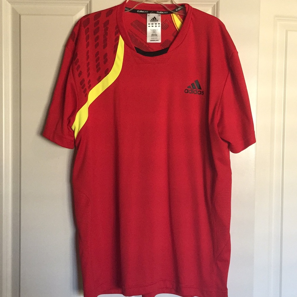 Tennis shirt